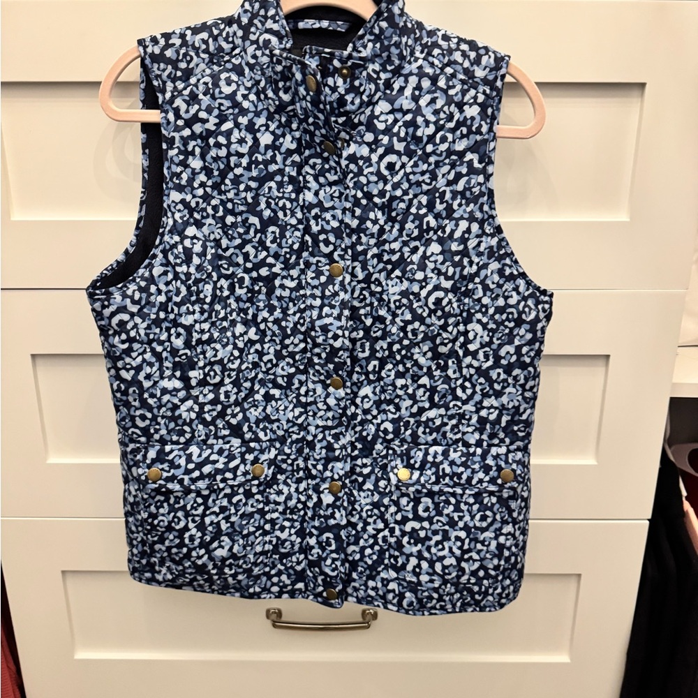 Talbots Women’s size Large Petite Blue Camo quilted vest fleece lined
